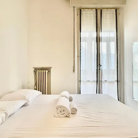 3 Terrazzo E Posto Auto - Praga 36 Apartman