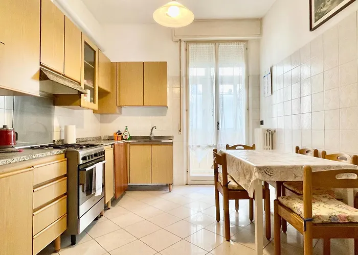 Appartamento 3 Terrazzo E Posto Auto - Praga 36 *