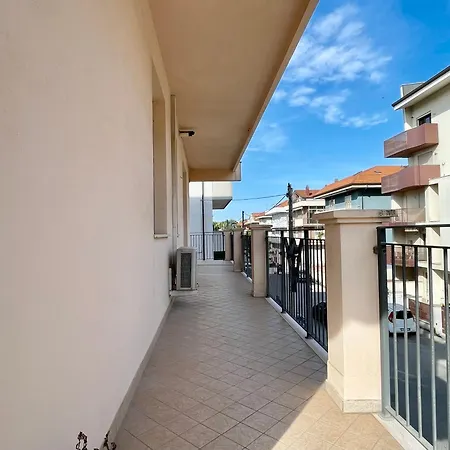 Apartamento 3 Terrazzo E Posto Auto - Praga 36 Rímini